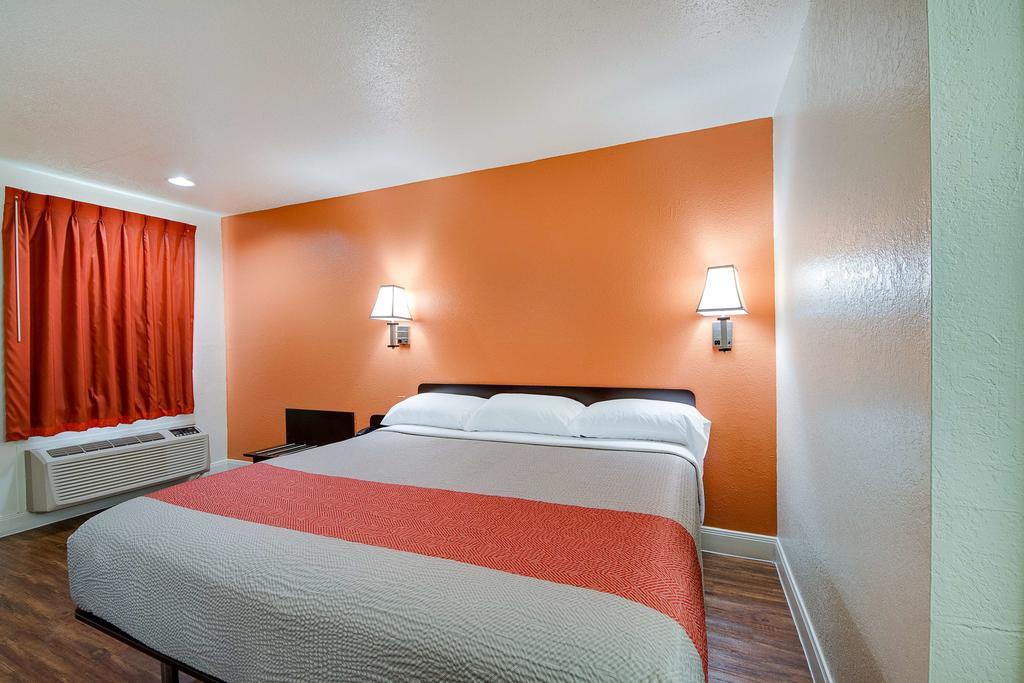 Americas Best Value Inn San Antonio Exterior photo