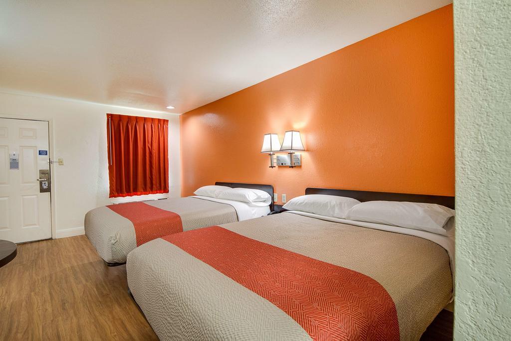 Americas Best Value Inn San Antonio Exterior photo